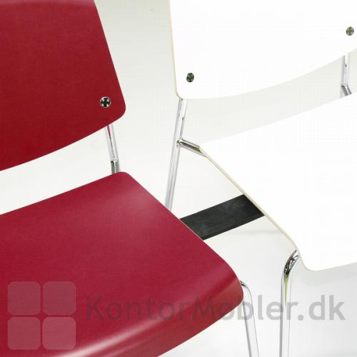 Pause mødestol fra Magnus Olesen i hvid og i rød