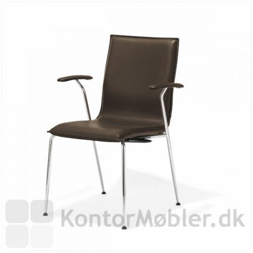 Tonica mødestol er enkel, formstærk træstol i nyt og nordisk design