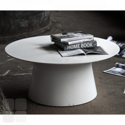 Lounge-bordet er Ø 100 cm på bordpladen og måler 45 cm i bordhøjde
