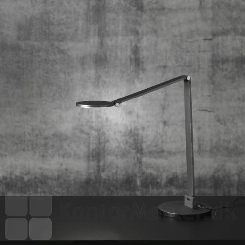 Berlin bordlampe med rå metaloverflade