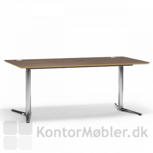 Switch hæve-/sænkebord med finer bordplade og krom stel