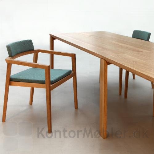 Session mødebord har samme stramme tidløse design som Session stolen