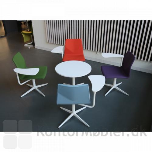 Four Design Lounge med Inno®Lounge skriveplade, giver fleksible møde og undervisnings løsninger