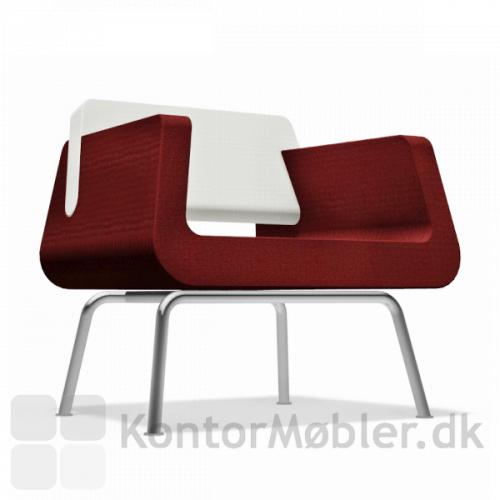 Alfa & Omega lounge stol, har en sædehøjde på 46 cm