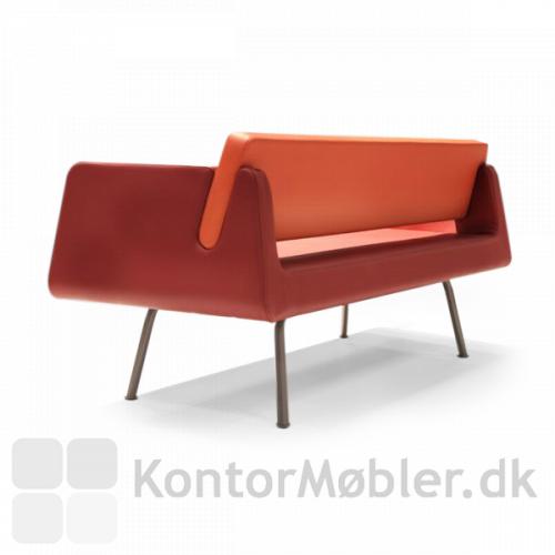 På Alfa & Omega sofa kan ryggen adskilles fra sædet