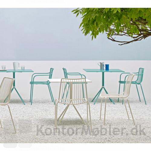 Nolita outdoor stol, kombiner farverne og giv terrassen et frisk look