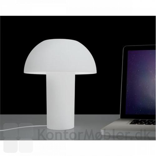 Colette bordlampe i gennemfarvet hvid