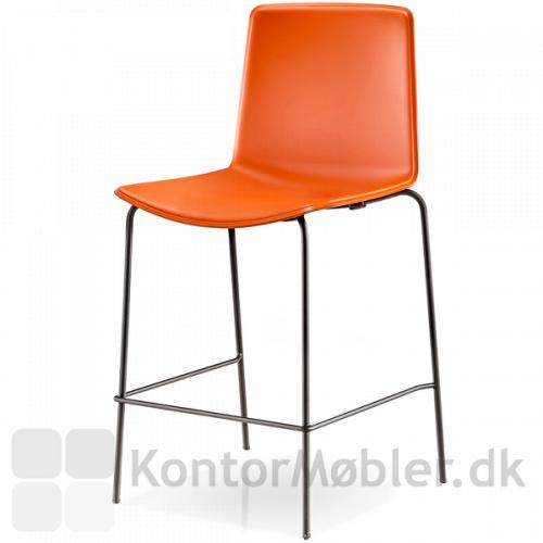 Tweet barstol med orange sæde og sort stel
