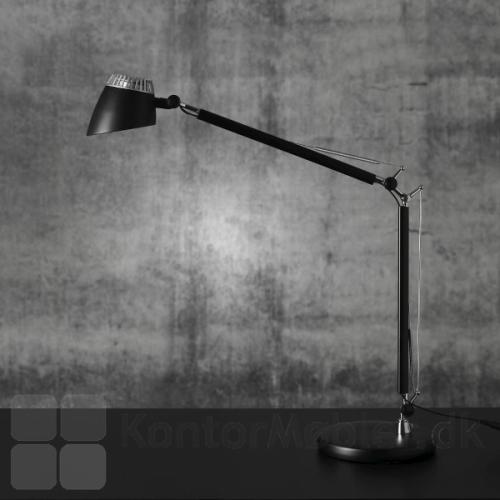 Valencia bordlampe i sort med 3-leddelt arm og justerbart lampehoved