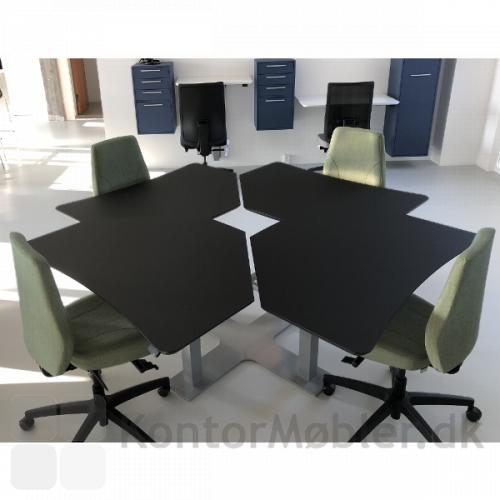 Delta hæve sænkebord i gruppe med 4 bordplader og individuel højdejustering på bordene