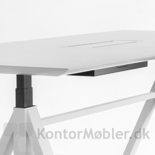 Bordhøjden på ARKI hæve sænke mødebord kan tilpasses efter brugeren