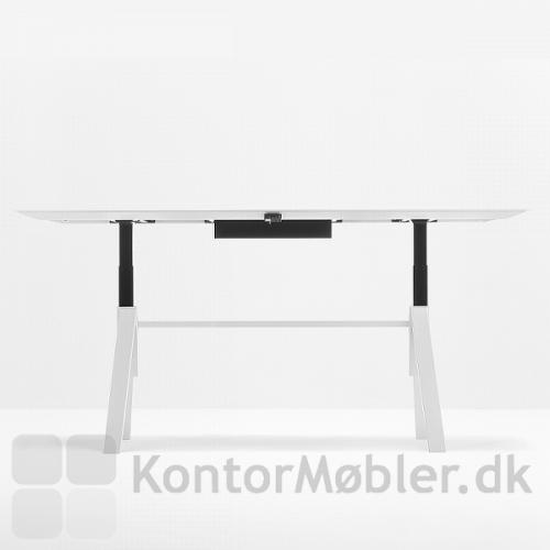 ARKI hæve sænke mødebord har en højdejustering fra 74 cm til 114 cm