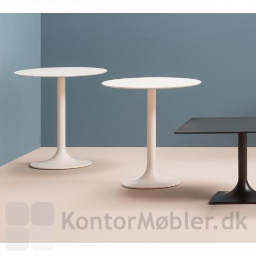 Dream cafébord kan fås med kvadratisk eller rund bordplade