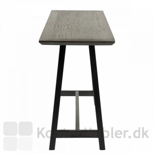 DUMAS konsolbord er smalt, med en bordplade der måler 46x150 cm