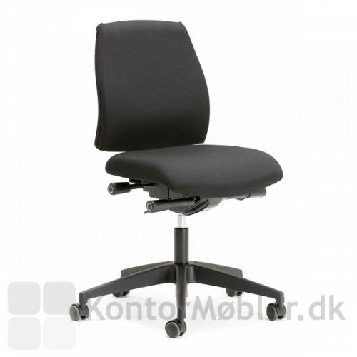 Siff kontorstol er holdbar og med god siddekomfort 