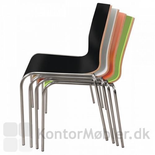 Spela lamineret træskal stol fås i mange farver og er super praktiske da de kan stables.