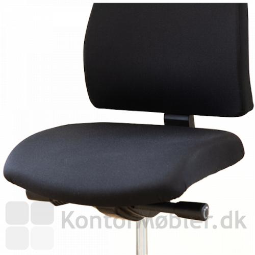 Siff kontorstol er ergonomisk med synkron mekanisme og sædehældning. Sædet kan dybdejusteres og du kan derudover nemt vægtjustere sædet.