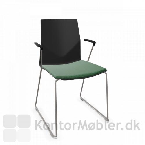 FourCast´2 Line mødestol med sædepolstring og stel i farven varm grå