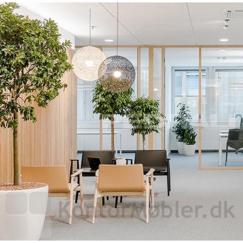 Malmö loungestol polstret med regenereret læder