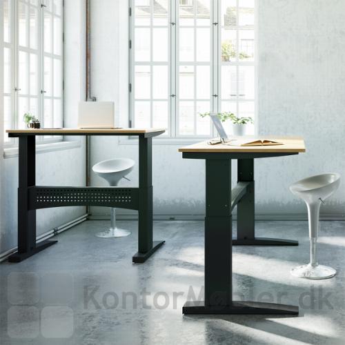 Conset 501-11 hæve sænke bord med sort stel og bordplade i bøg melamin
