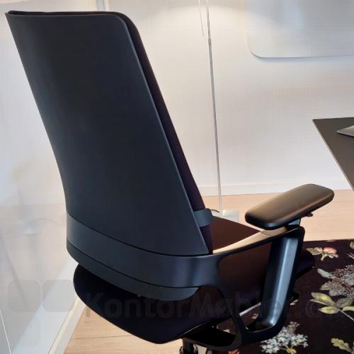 Connex 2 kontorstol har uden tvivl den smukkeste og mest komfortable ryg, der findes på markedet.