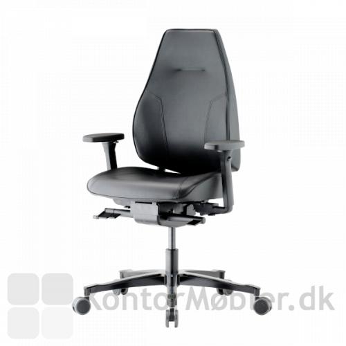 Lanab Challenge 6340+ kontorstol i lækker, blød Elmo læder, samt komfortable armlæn.