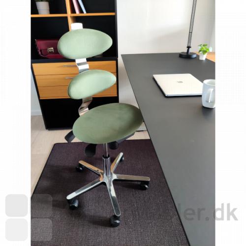Spinella kontorstol med en smuk grøn Comfort polstring