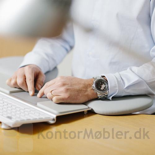 Ergonomisk underarmsstøtte med touch pad og tastatur - komplet ergonomisk arbejdsredskab