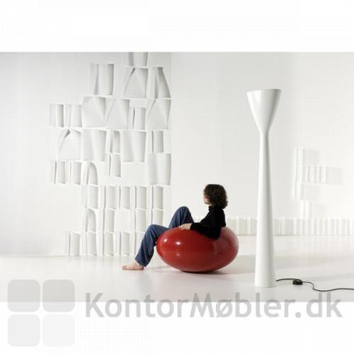 Carrara gulvlampe giver et minimalistisk udtryk i fx opholdsrummet