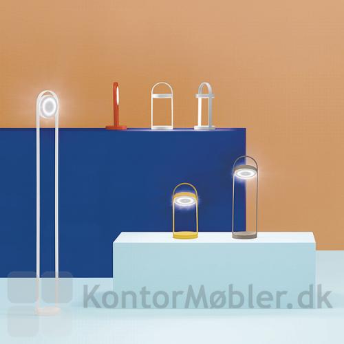 Giravolta lampeserie består af to bordlamper og en gulvlampe i højden 130 cm