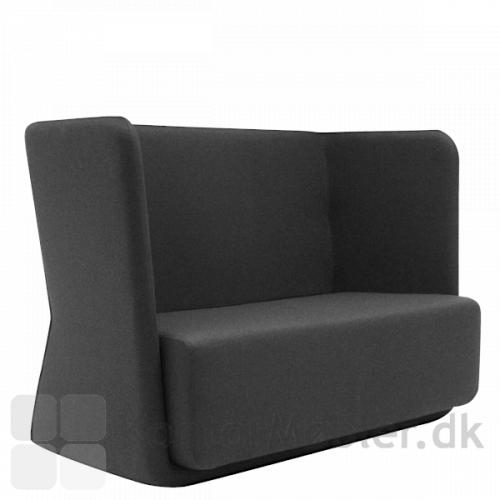 Softline basket sofa har en sædehøjde på 42 cm, vælger man høje sort ben bliver sædehøjden 47 cm