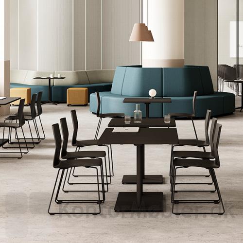 FourCast´2 Line mødestol i enkelt design
