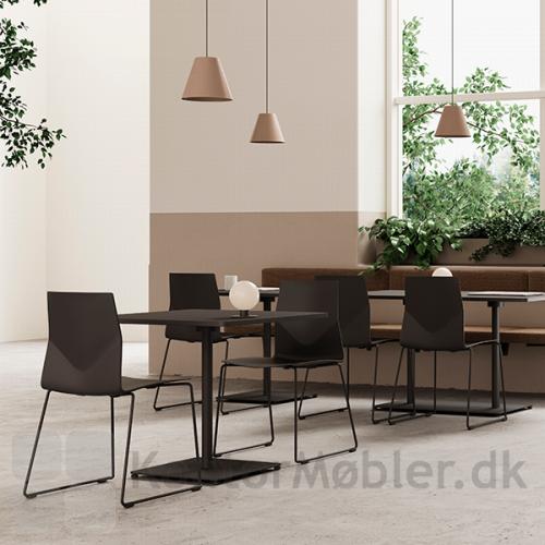Four Cast´2 Line stol til café og venterum