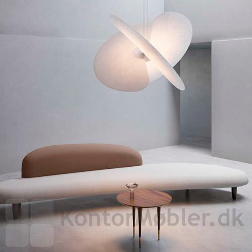 Levante loftlampe i unikt design til lounge eller venterum