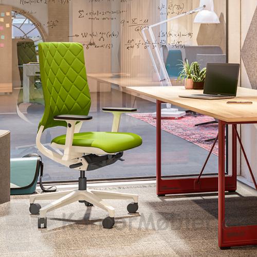 Mera Diamond kontorstol er både attraktiv og dynamisk, perfekt til kontorets mange opgaver