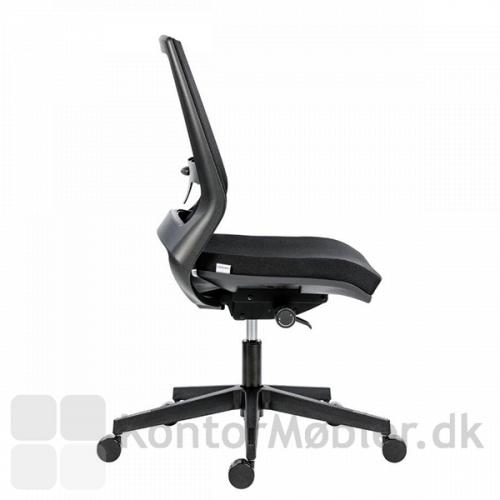 Infinity kontorstol med netryg i slank og enkelt design