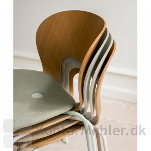 Magnus Olesen Ø Chair mødestol uden polstring, kan stables op til 12 stole