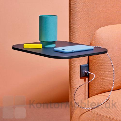 Buddyhub loungestol med høj ryg - med bord og USB stik