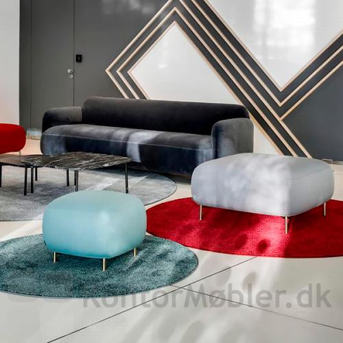 Buddy sofa kan bestilles med polstring i velour i mange farver - kontakt os for yderligere information og priser