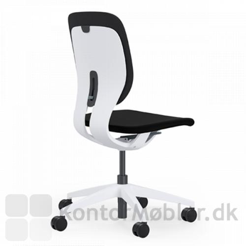 Den elegante LIM kontorstol med smuk buet ryg